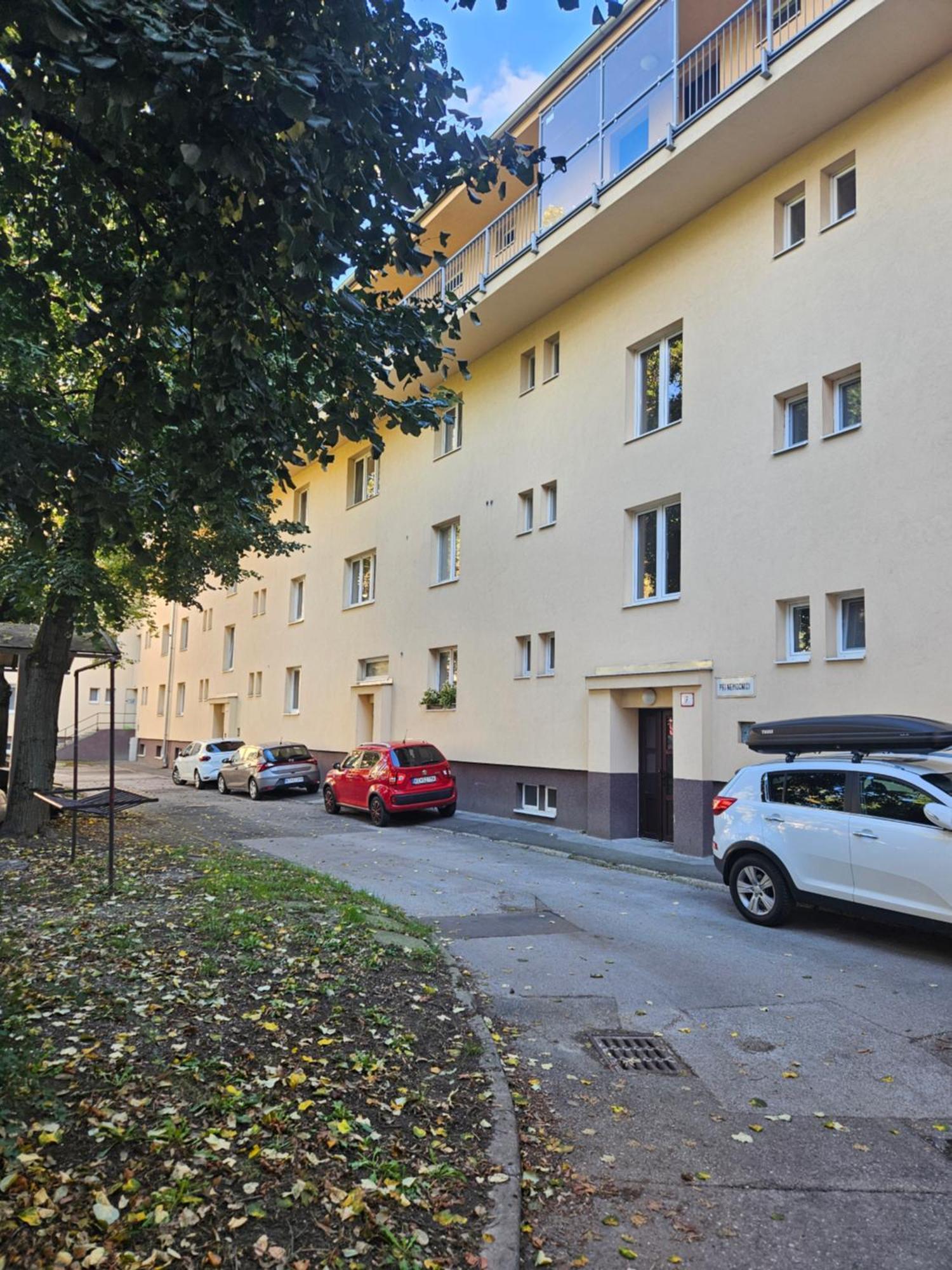 Luxusny Apartman Pri Nemocnici Caşonia Exterior foto